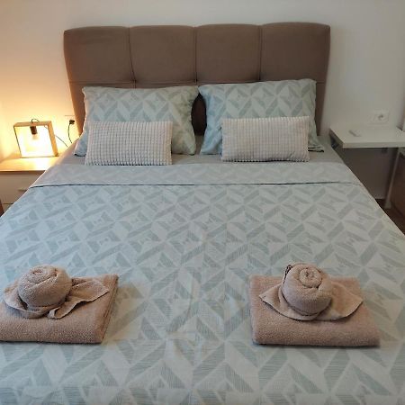 Valux Apartman Pula Buitenkant foto